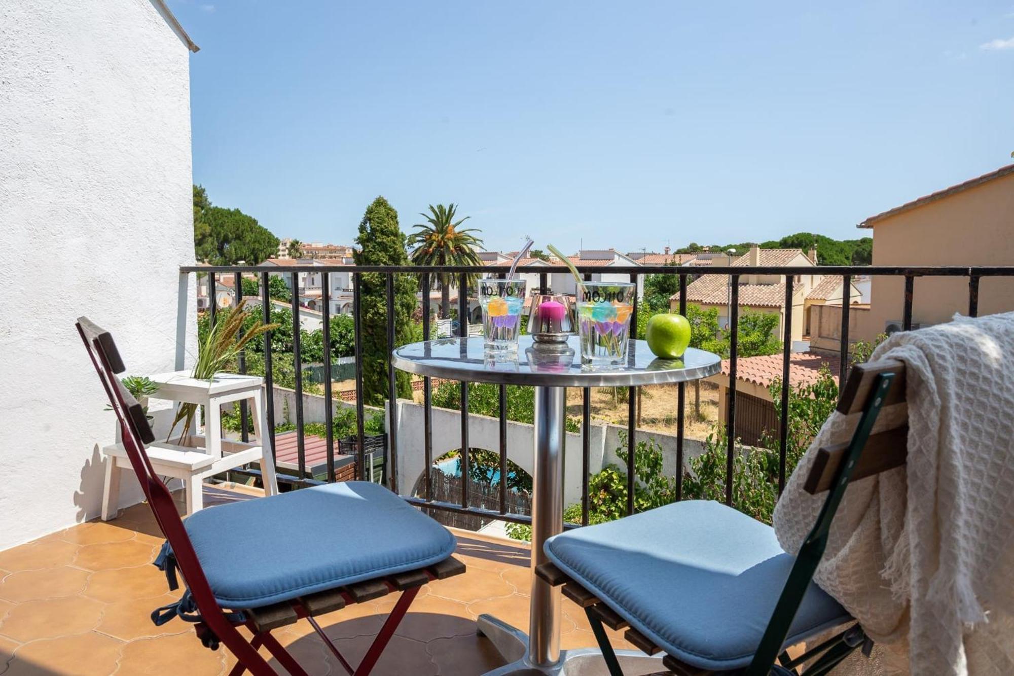 Estudio Mojito L' Escala المظهر الخارجي الصورة